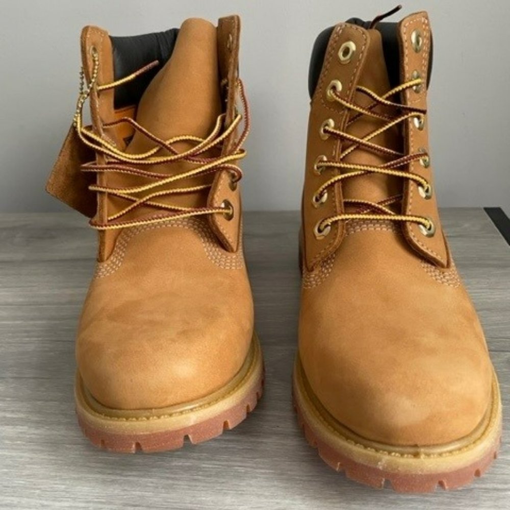 NIB Classic Timberland Boots